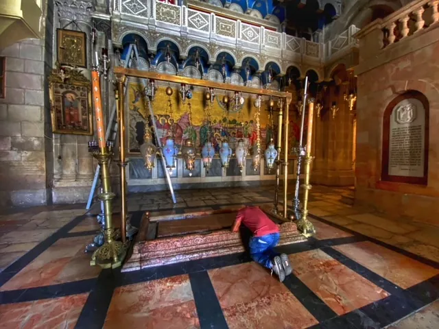 holy-sepulchre-stone-of-unction