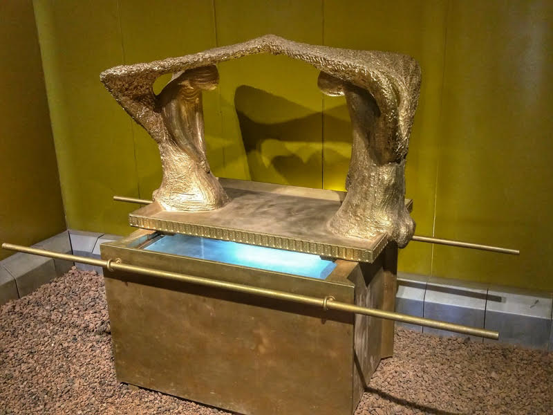 Ark of the Covenant replica