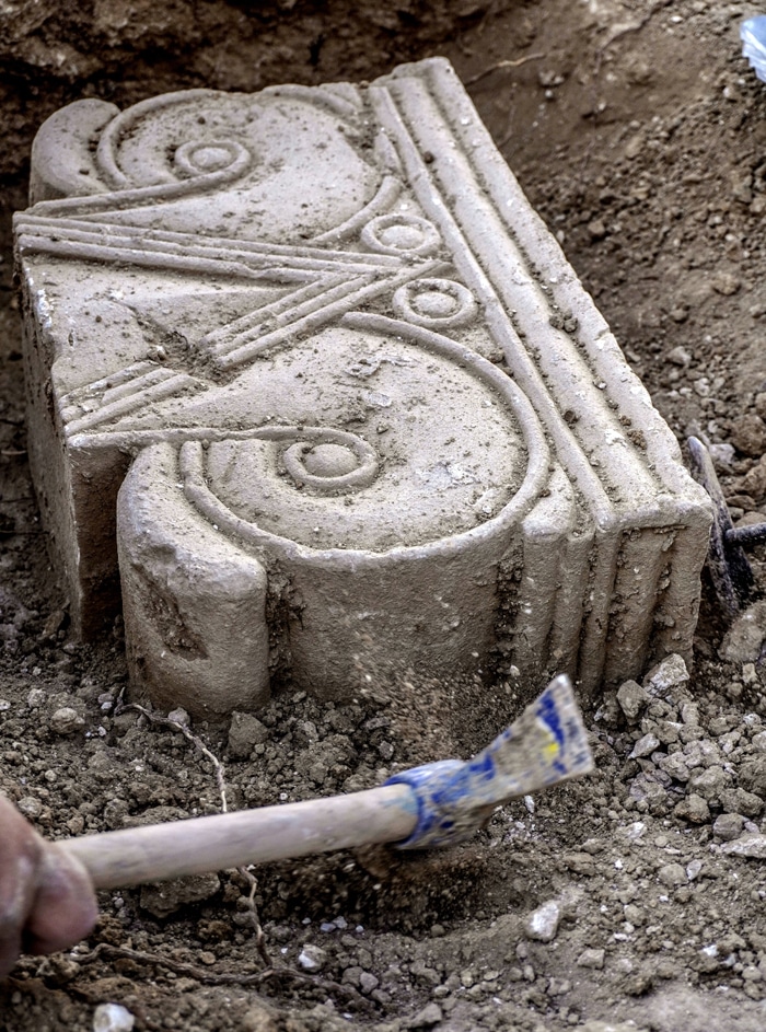 Exposing-the-Capitals.-C.-Shai-Halevi-IAA