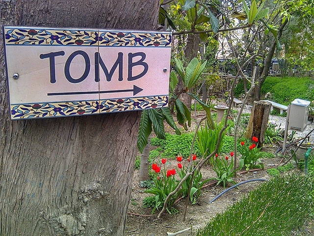garden-tomb-sign