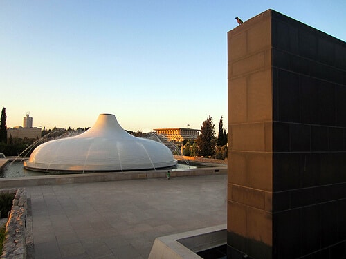 israel-museum-shrine-of-the-book