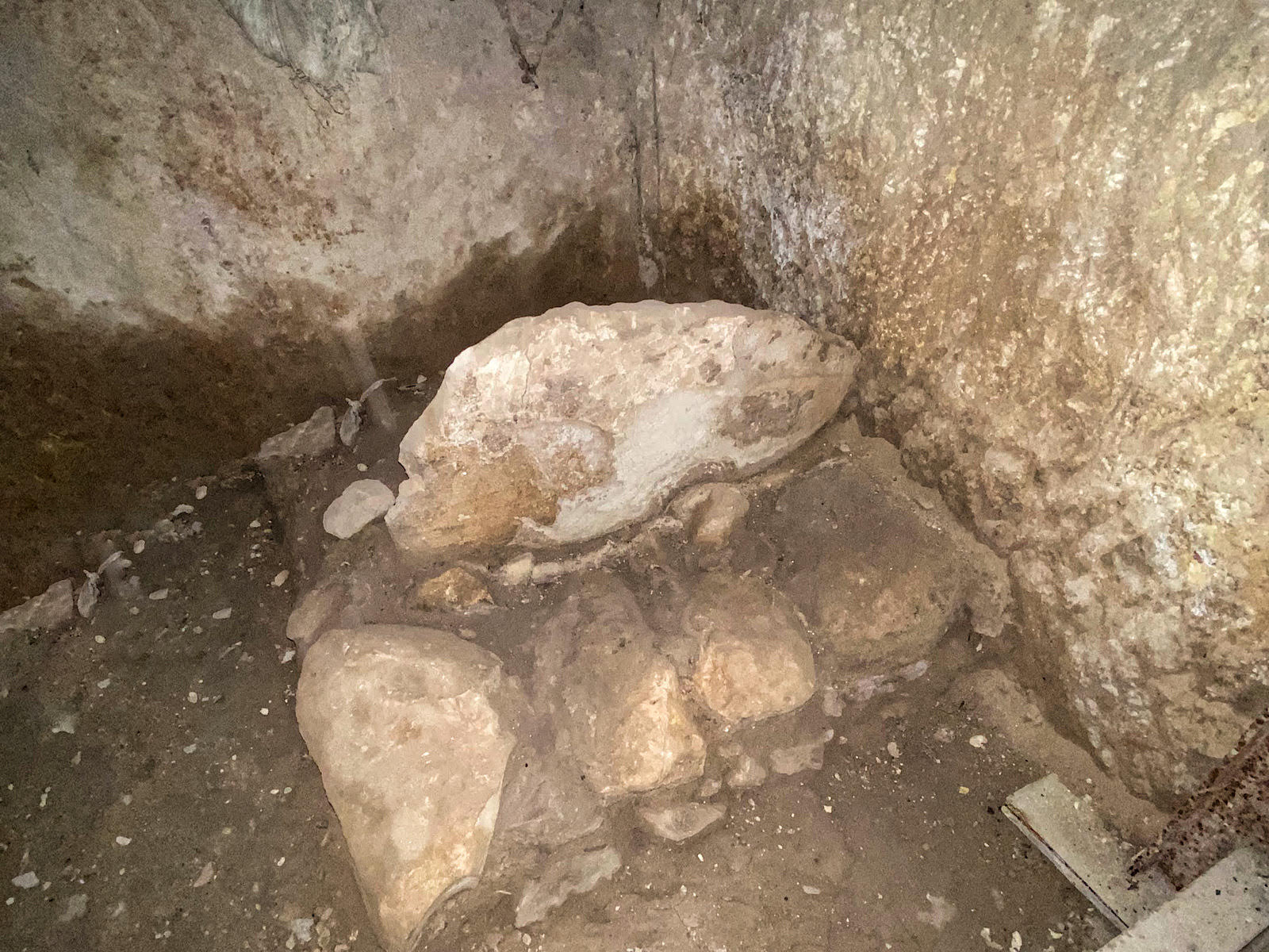 Malchizedek temple matzebah