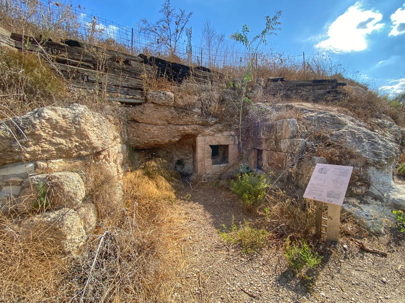 riklin hasmonean grave