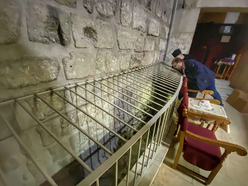 golgotha-back-view-800 600